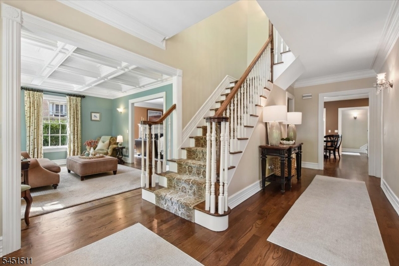 16 Sinclair Ter Property Photo 4