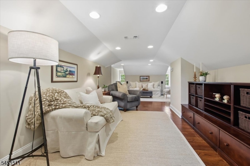16 Sinclair Ter Property Photo 33