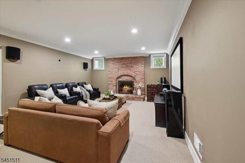 16 Sinclair Ter Property Photo 35