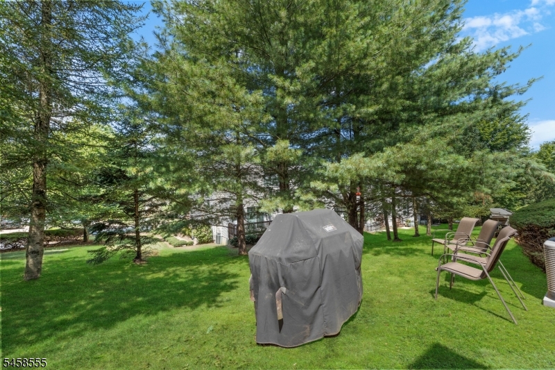 28 Garfield Way Property Photo 23