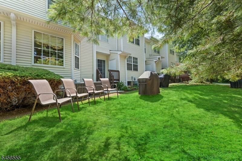28 Garfield Way Property Photo 24