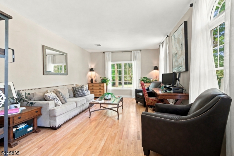 19 Woodfield Rd Property Photo 4