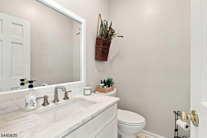 19 Woodfield Rd Property Photo 14
