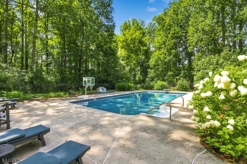 19 Woodfield Rd Property Photo 19