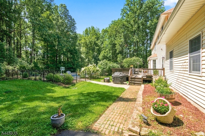 19 Woodfield Rd Property Photo 20
