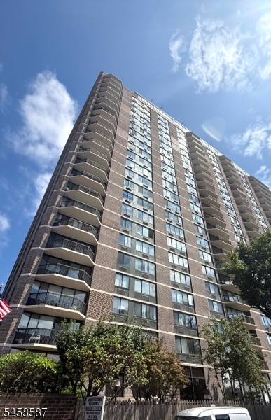 4050819 Property Photo 1
