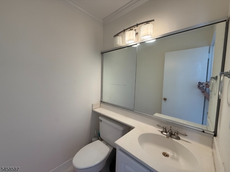 770 Anderson Ave-21h 21h Property Photo 8