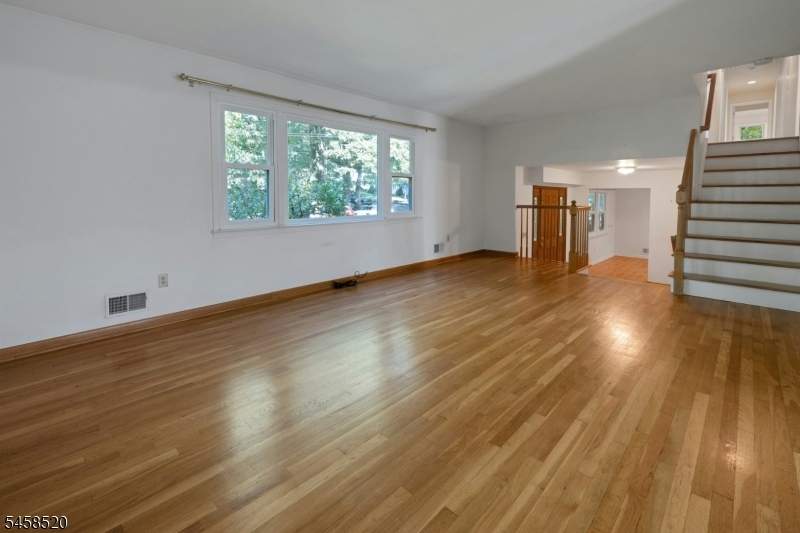 15 Camelot Way Property Photo 7