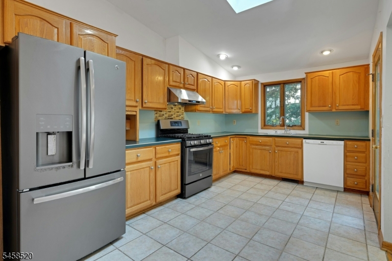 15 Camelot Way Property Photo 16