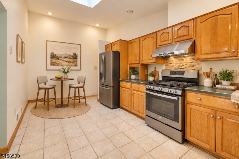 15 Camelot Way Property Photo 18