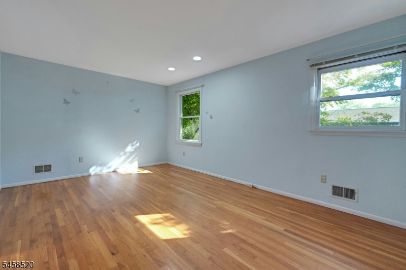 15 Camelot Way Property Photo 24