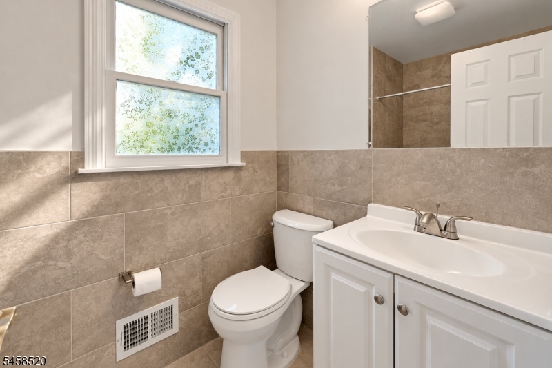 15 Camelot Way Property Photo 27