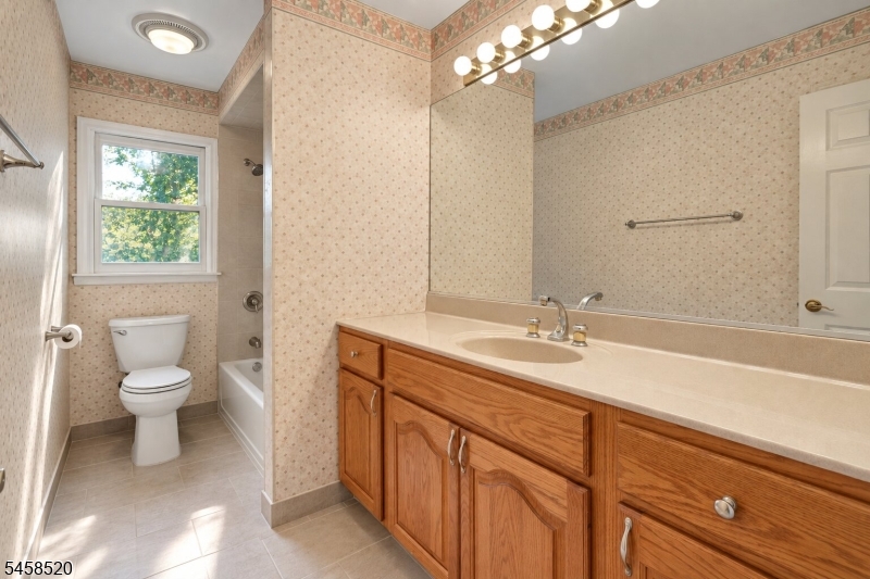 15 Camelot Way Property Photo 34