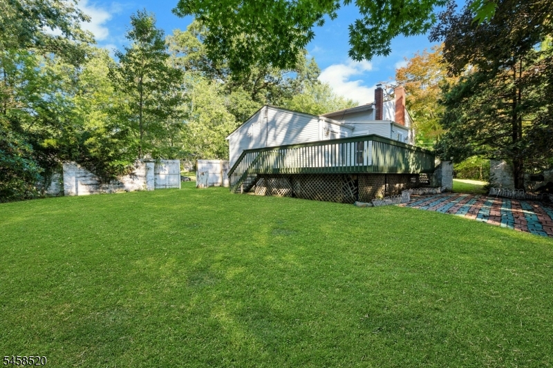 15 Camelot Way Property Photo 37