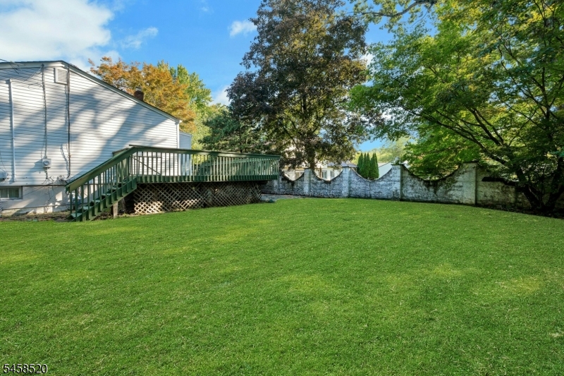 15 Camelot Way Property Photo 39