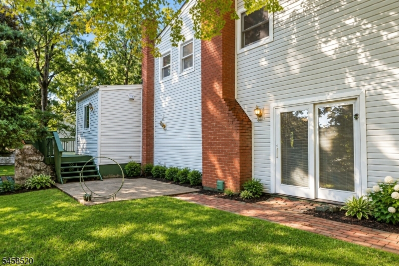 15 Camelot Way Property Photo 41