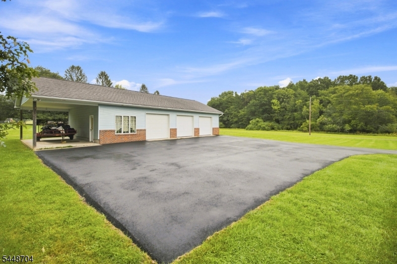1 Strong Ln Property Photo 4