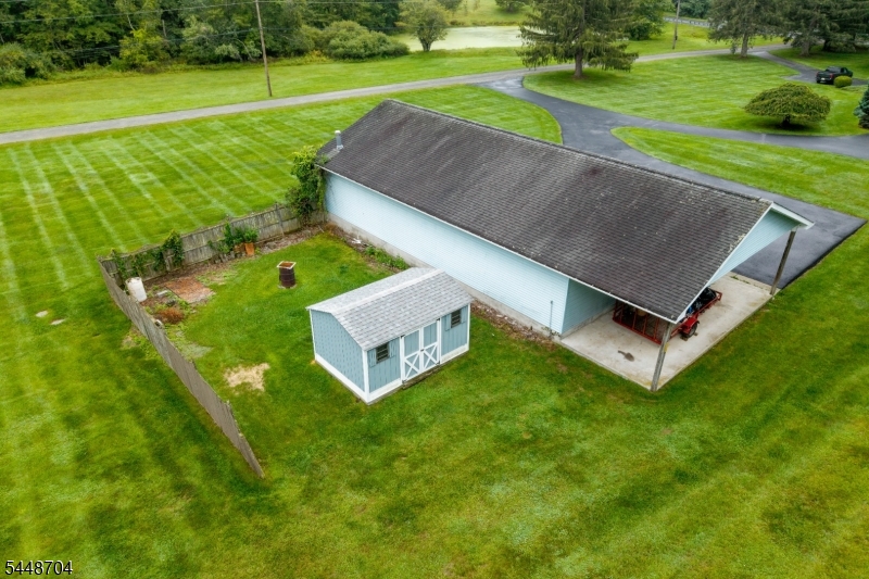 1 Strong Ln Property Photo 5