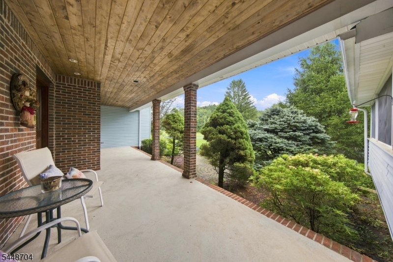 1 Strong Ln Property Photo 12