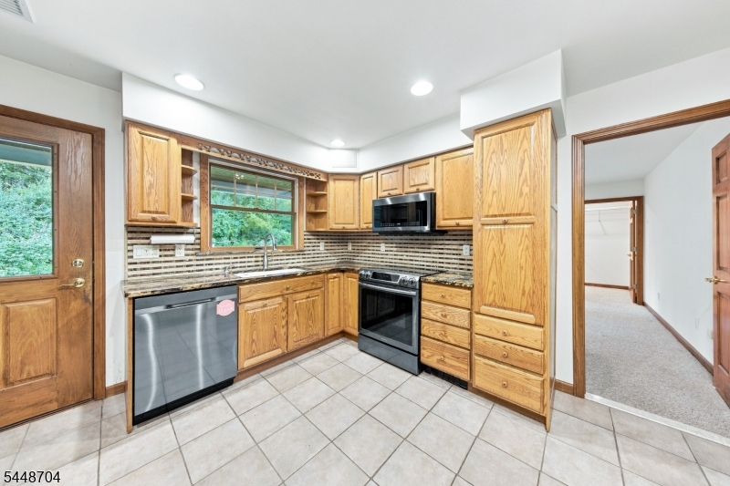 1 Strong Ln Property Photo 19
