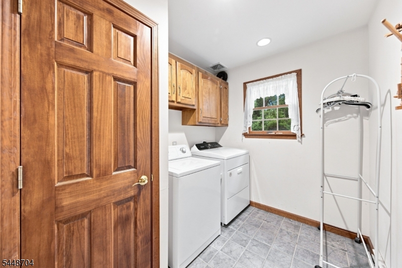 1 Strong Ln Property Photo 23