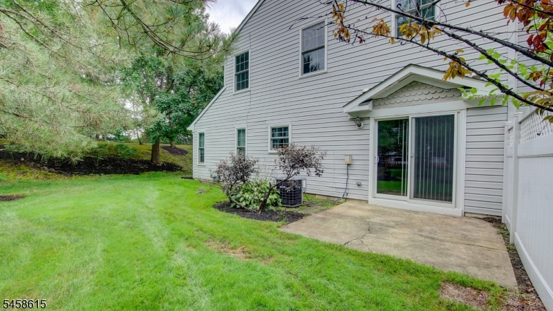 8 Forden Ct Property Photo 3