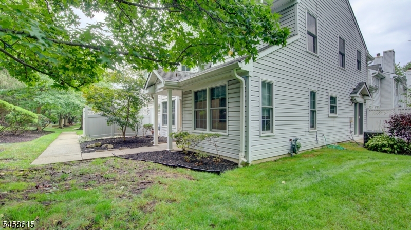 8 Forden Ct Property Photo 4