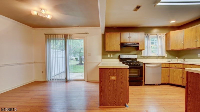 8 Forden Ct Property Photo 10