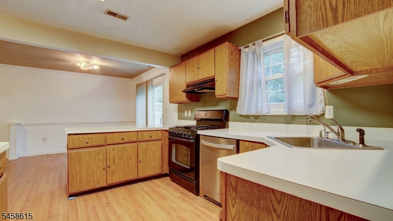 8 Forden Ct Property Photo 12