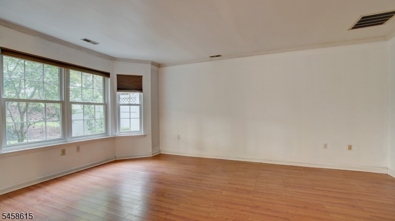 8 Forden Ct Property Photo 16