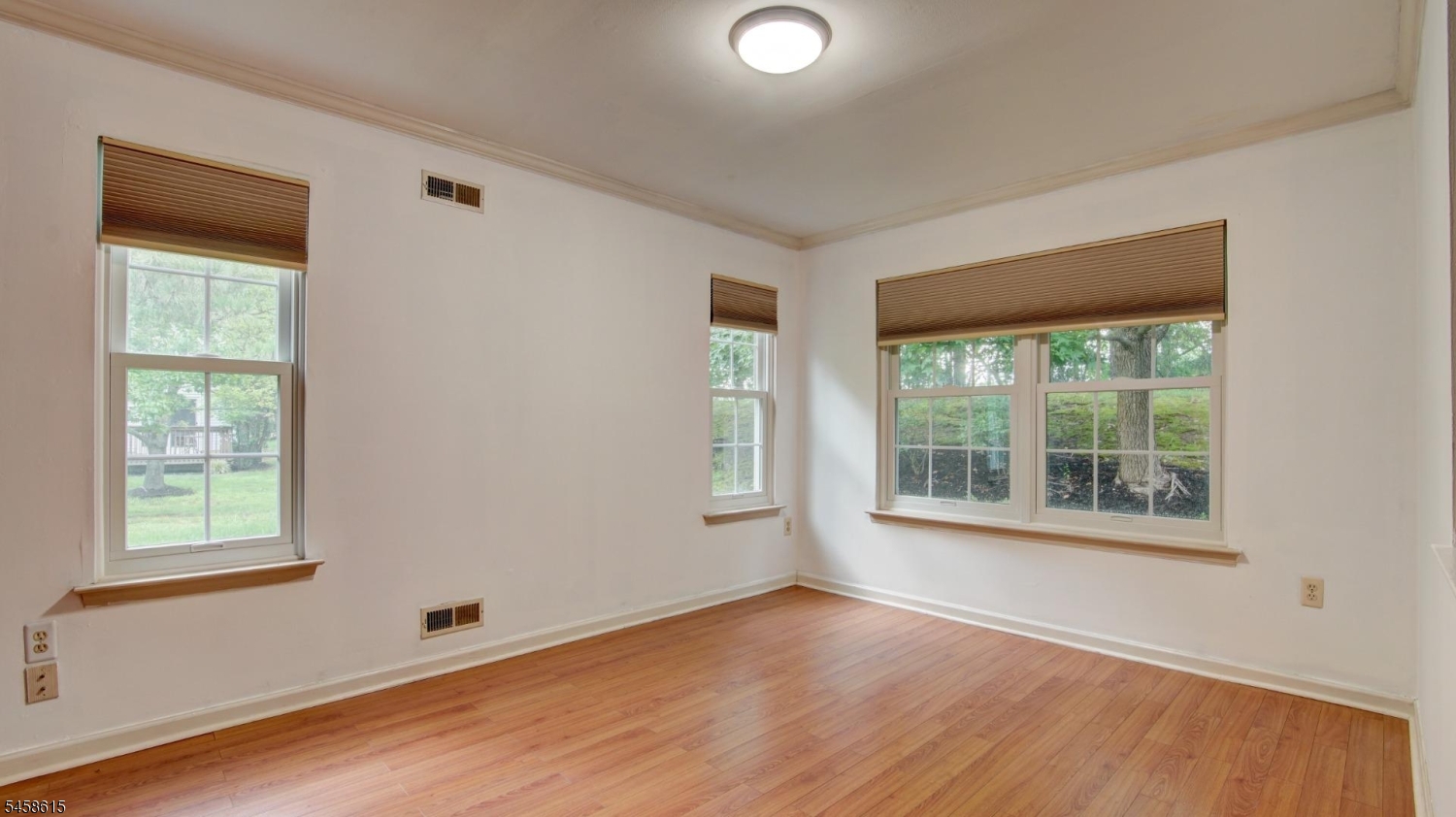8 Forden Ct Property Photo 17