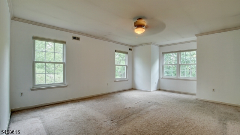 8 Forden Ct Property Photo 20