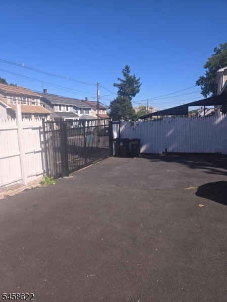 86 Mead St Property Photo 6