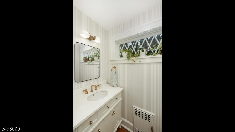 546 Alden Ave Property Photo 20