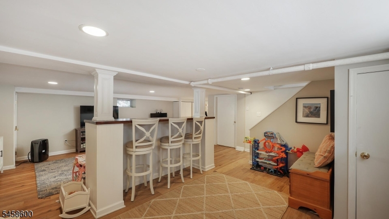546 Alden Ave Property Photo 36