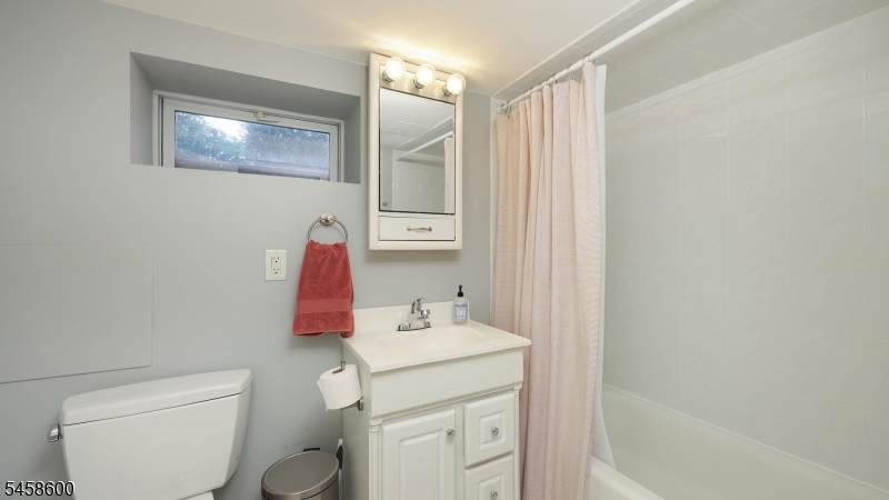 546 Alden Ave Property Photo 38