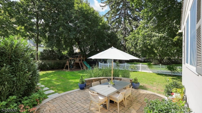 546 Alden Ave Property Photo 40