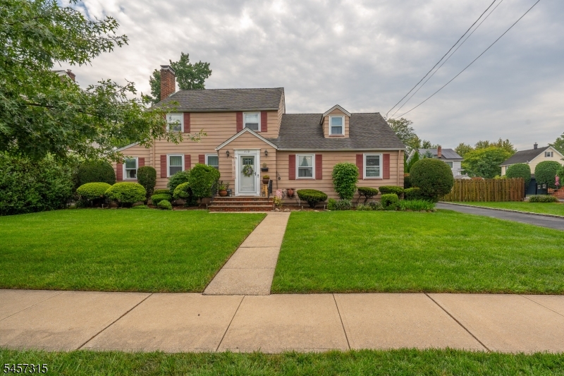 719 Locust St Property Photo 1