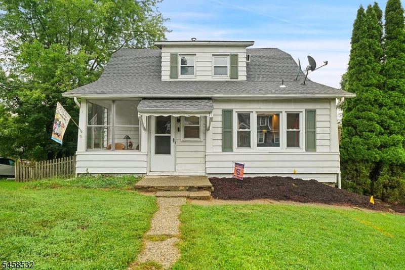 62 Vreeland Ave Property Photo 2