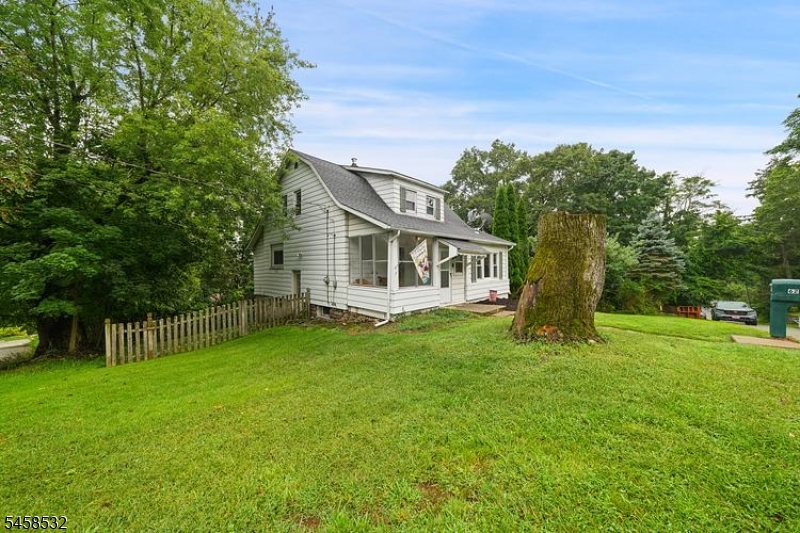 62 Vreeland Ave Property Photo 3