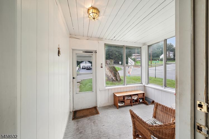 62 Vreeland Ave Property Photo 4