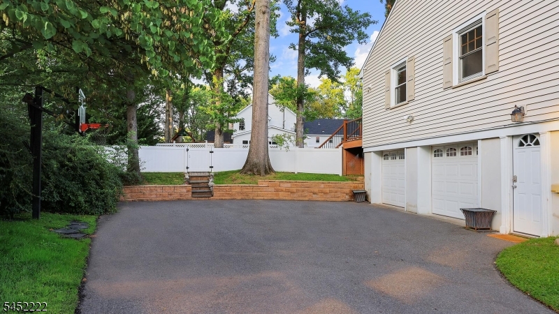 15 Plymouth Rd Property Photo 44