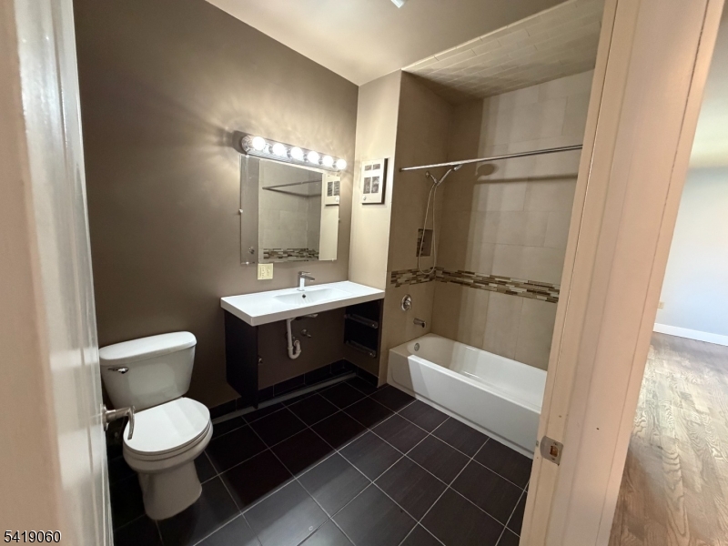 105 Broad Street 205 Property Photo 8