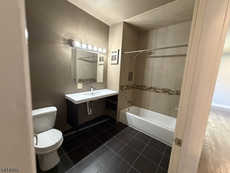 105 Broad Street 205 Property Photo 12