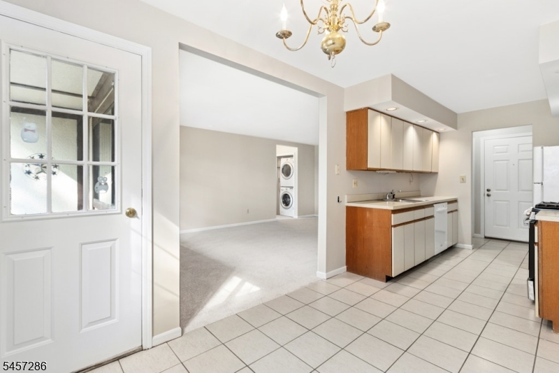 9 Sentinel Ct E Property Photo 6