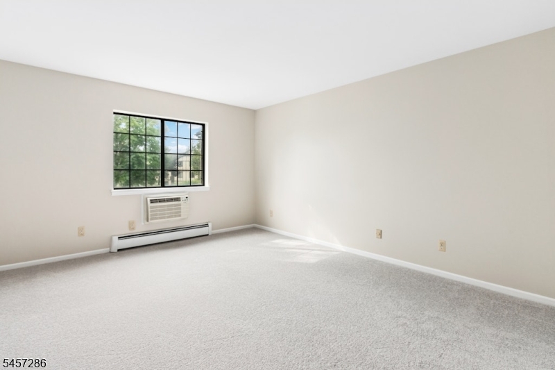 9 Sentinel Ct E Property Photo 8