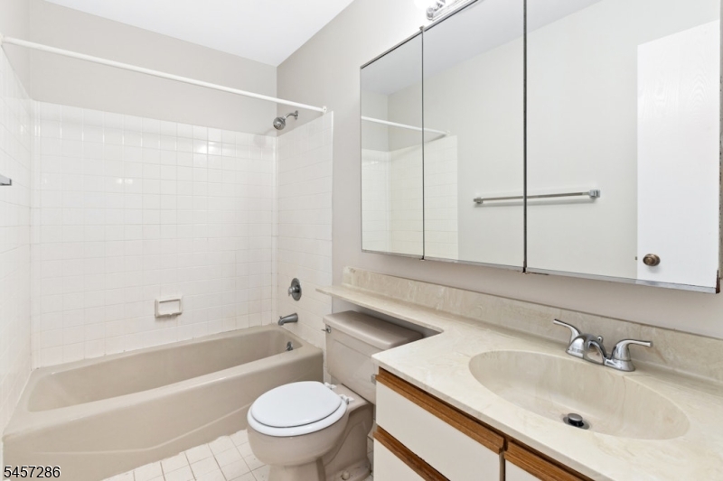 9 Sentinel Ct E Property Photo 10