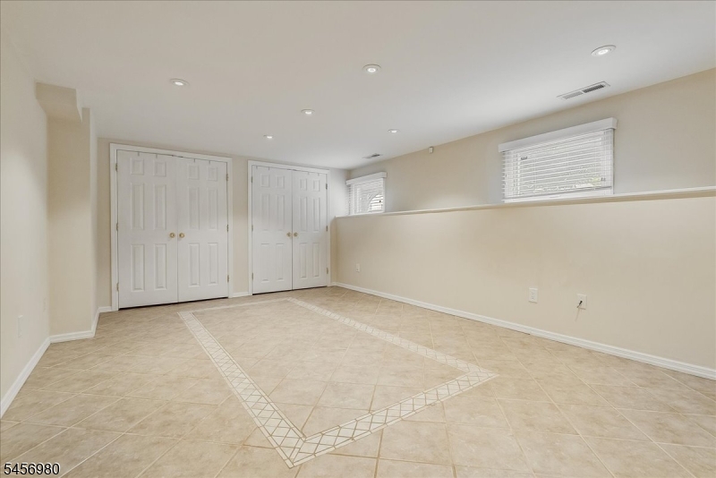 45 Michael Dr Property Photo 23