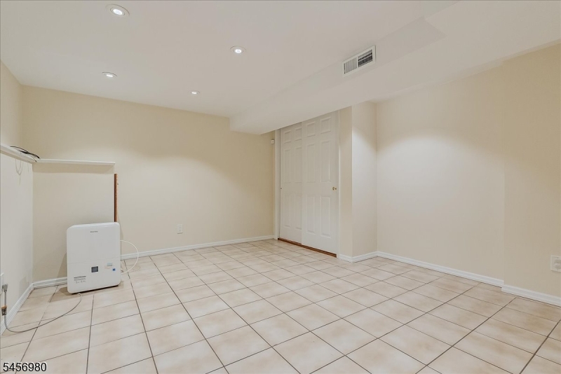 45 Michael Dr Property Photo 24