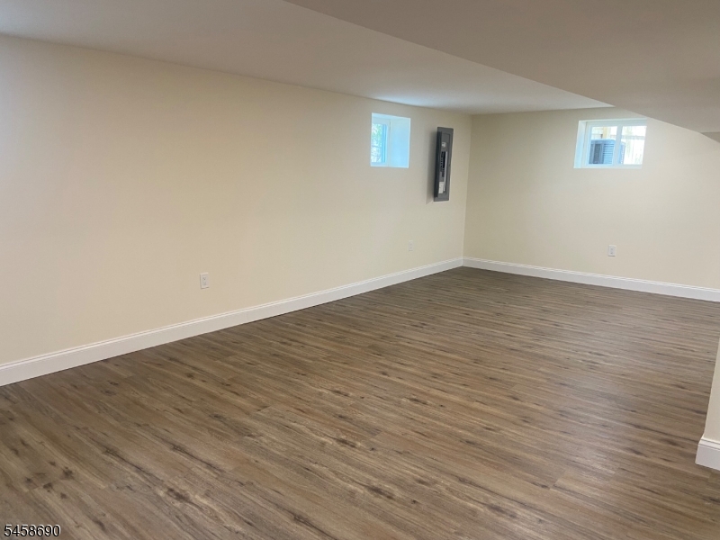 6 Melrose Ave Property Photo 27
